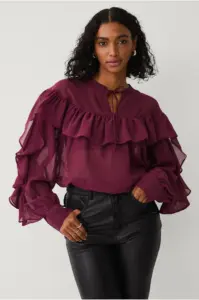 Blus med Volang