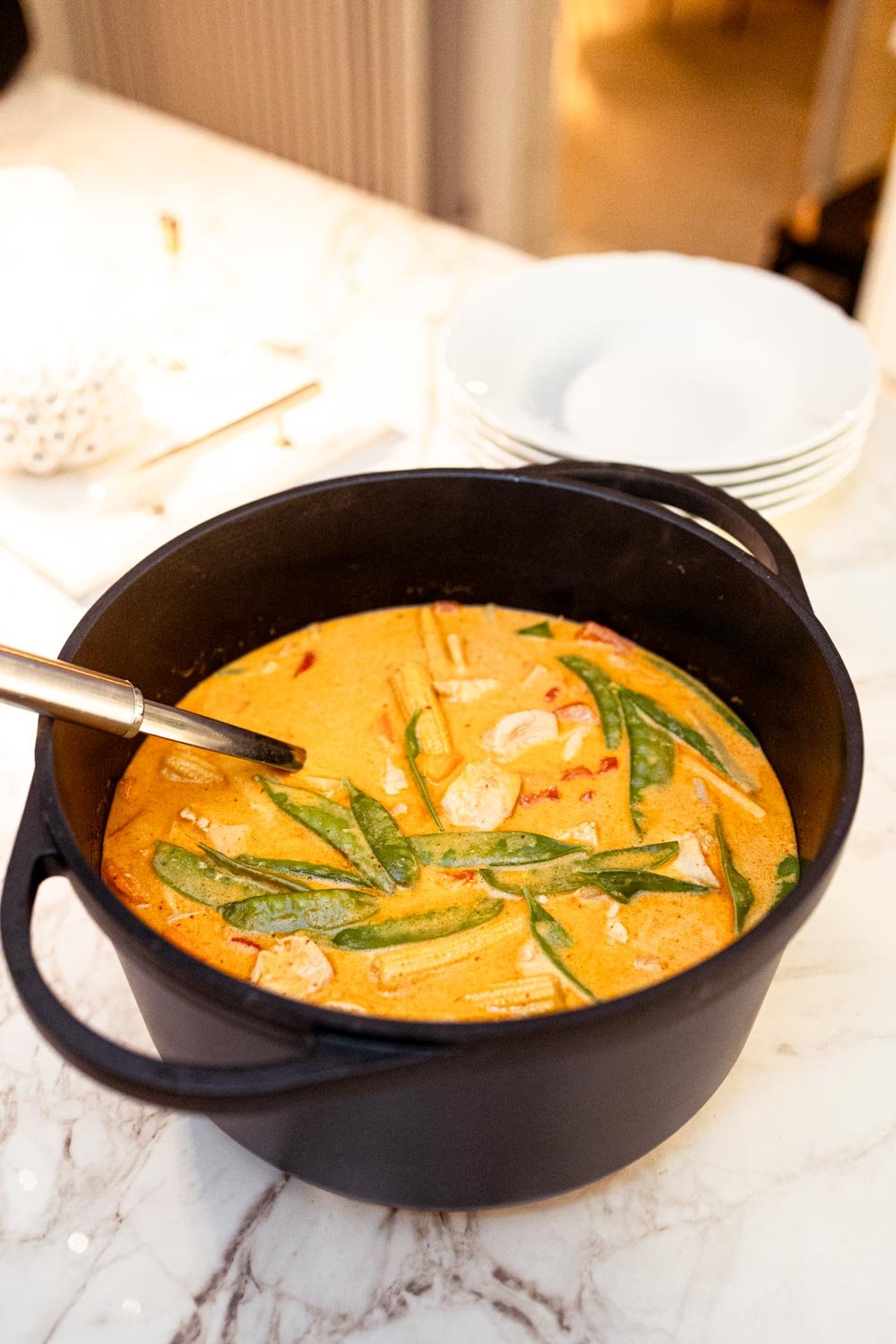 Thailändsk kycklinggryta – Gaeng Ped Gai