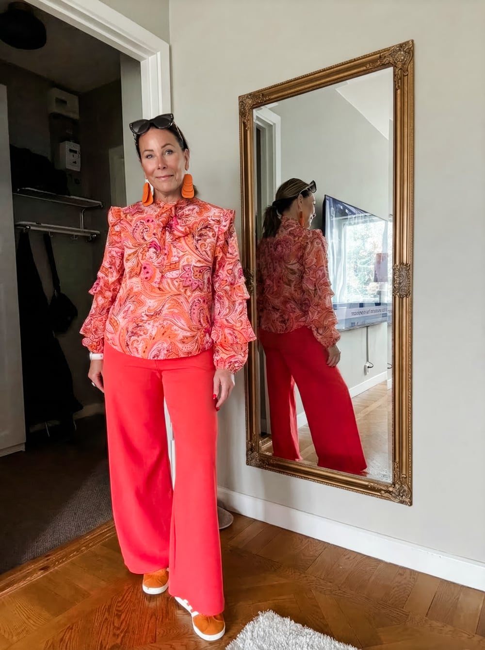 Chiffongblus outfit i höstväder