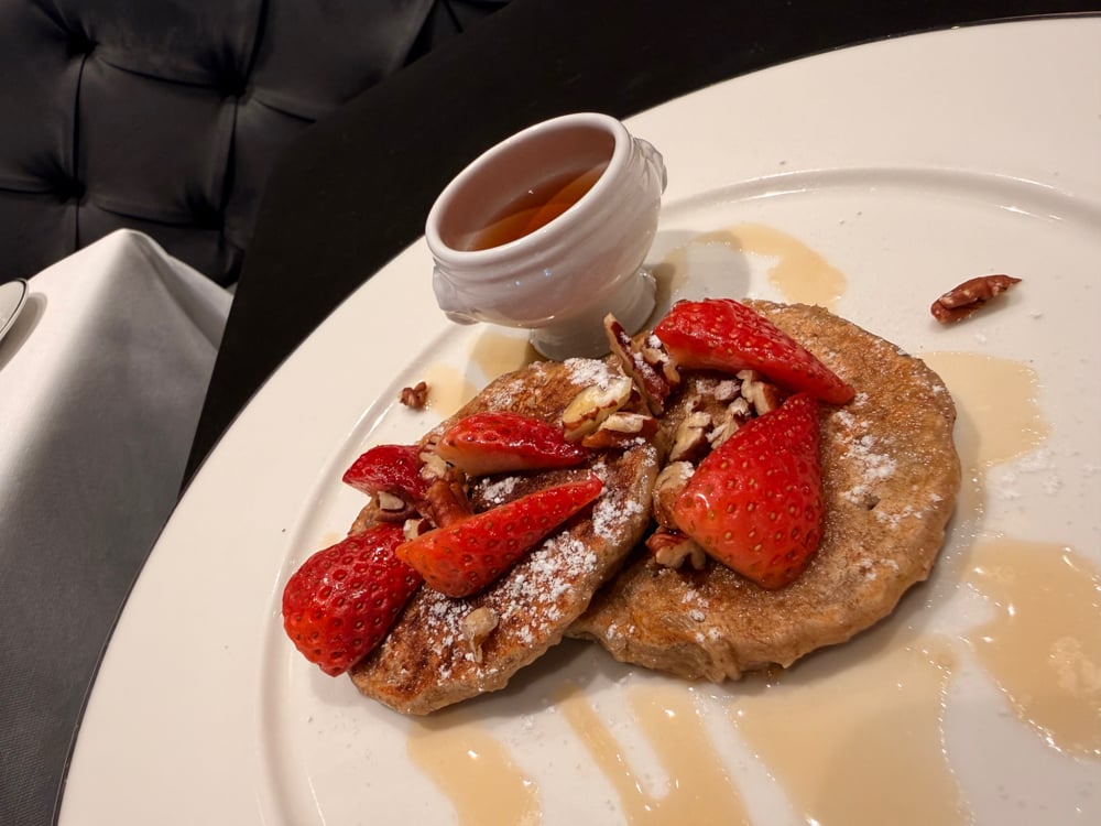 Sushi och lunch ombord på Explora Journeys