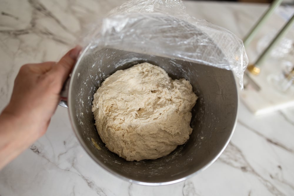 Deg till rustikt yoghurtbröd