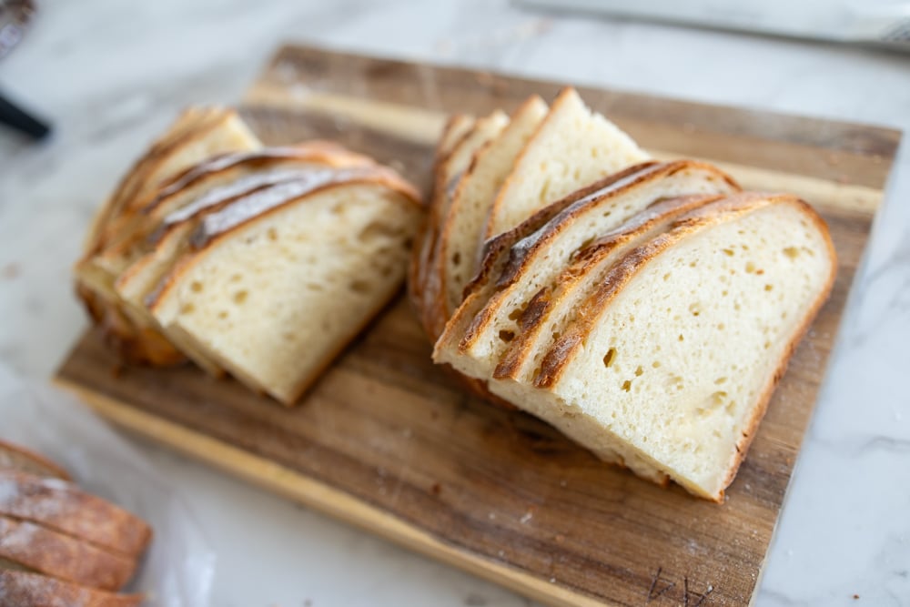 Yoghurtbröd serverat i skivor