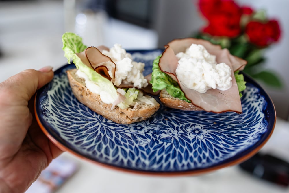 Yoghurtfrallor utan jäst nybakade på plåt