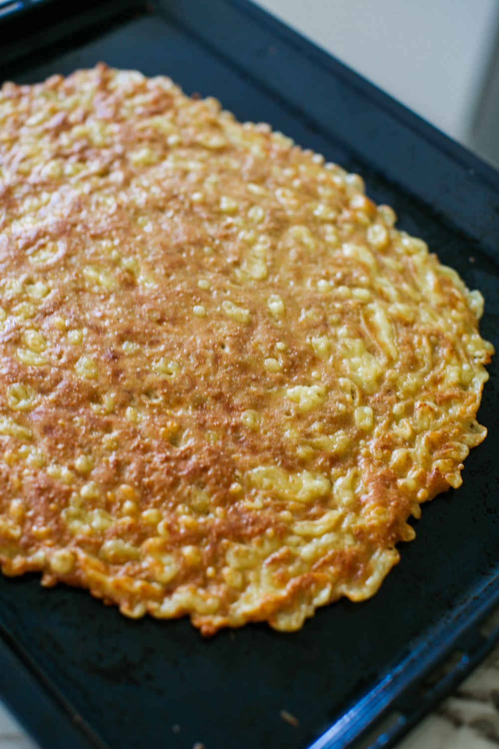 Gorgonzolapizza på ostbrödsbotten nygräddad